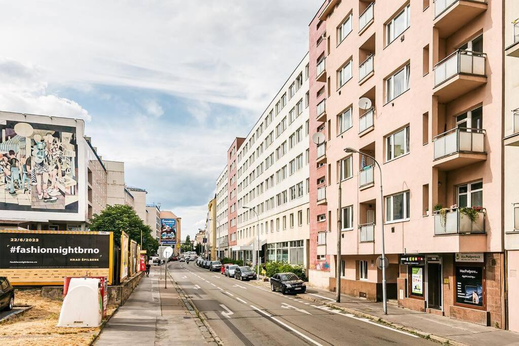 Bright And Central Suite With A Balcony Brno Exterior foto